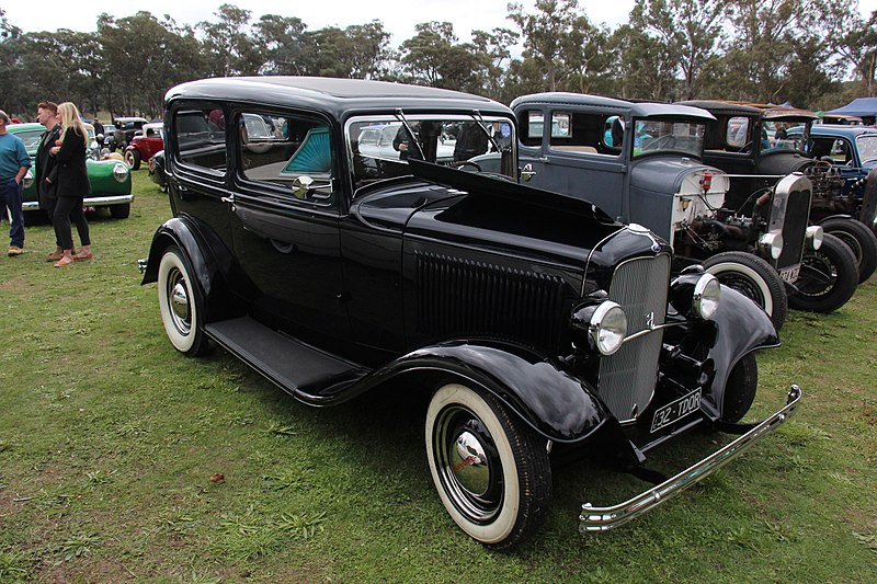1932 Ford Model 18 Tudor