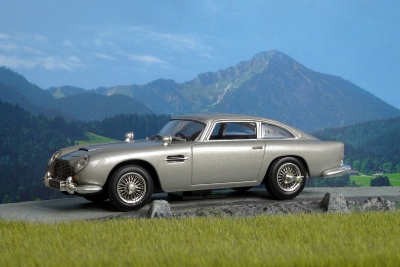 aston-martin DB5