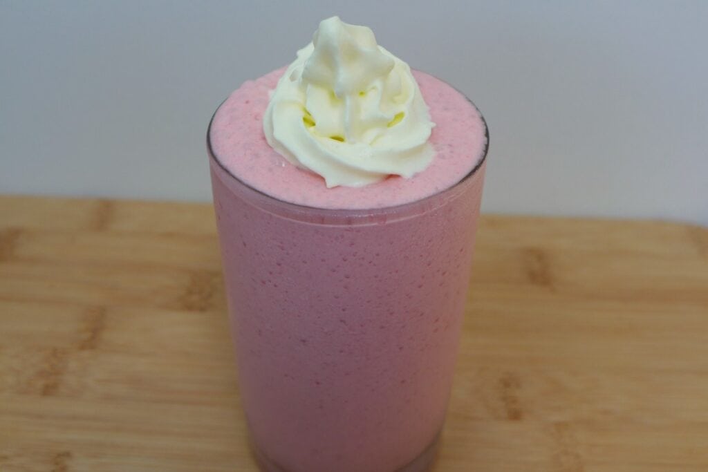 Raspberry Smoothie by yummy inspirations