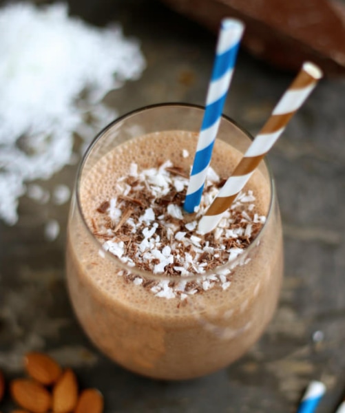 SKINNY ALMOND JOY SMOOTHIE
