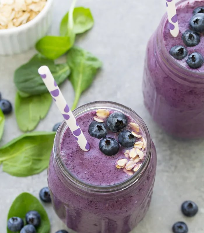 blueberry spinach breakfast smoothie