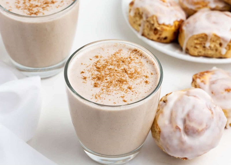 cinnamon roll breakfast smoothie