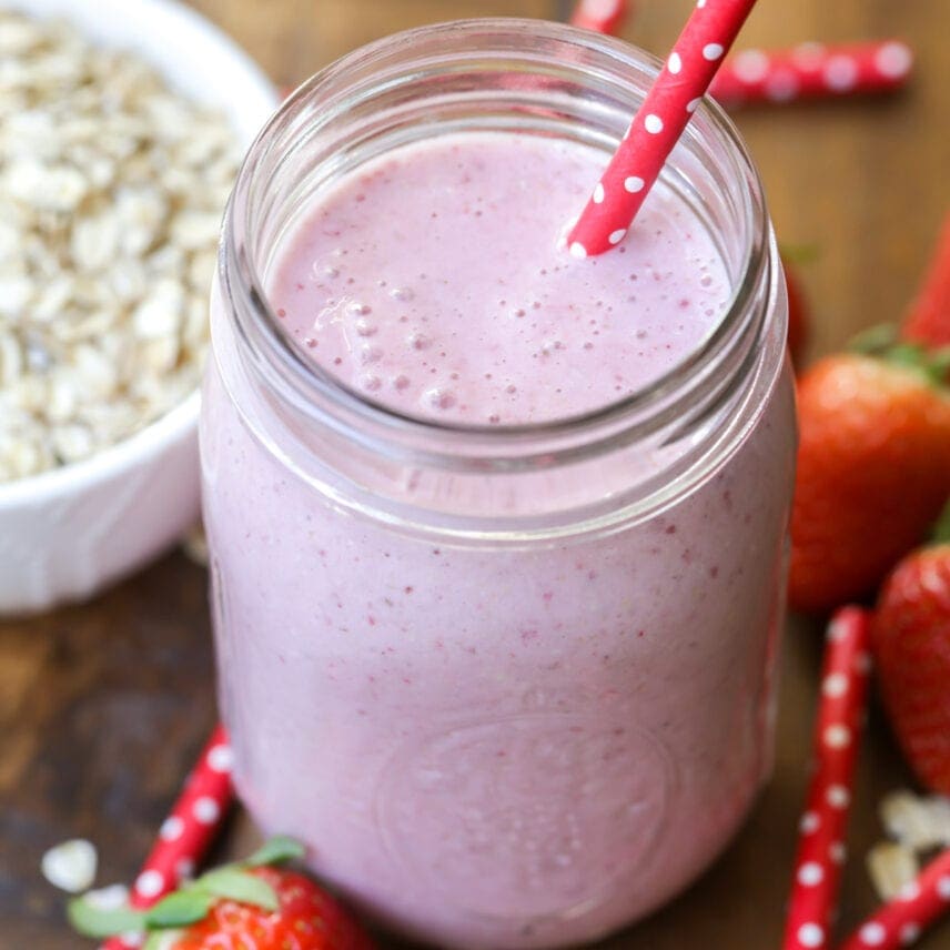 strawberry oat smoothie