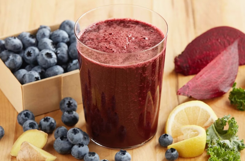 Blueberry Beet Juice with Ginger and Kale
