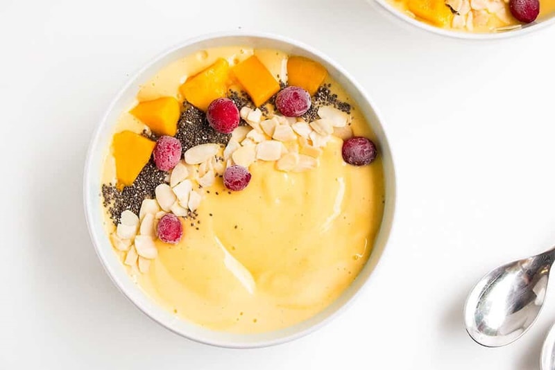 Easy mango smoothie bowl