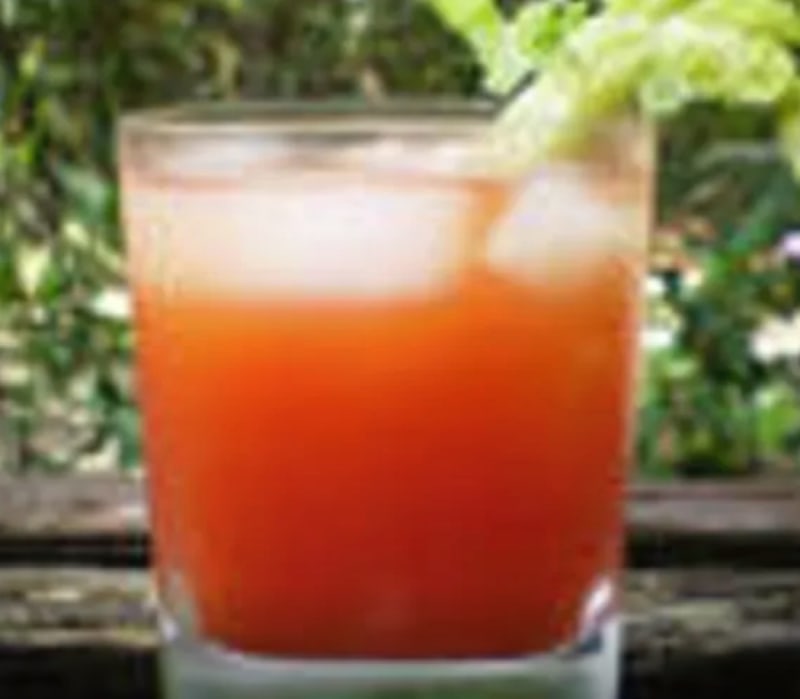 TOMATO, APPLE AND CELERY JUICE