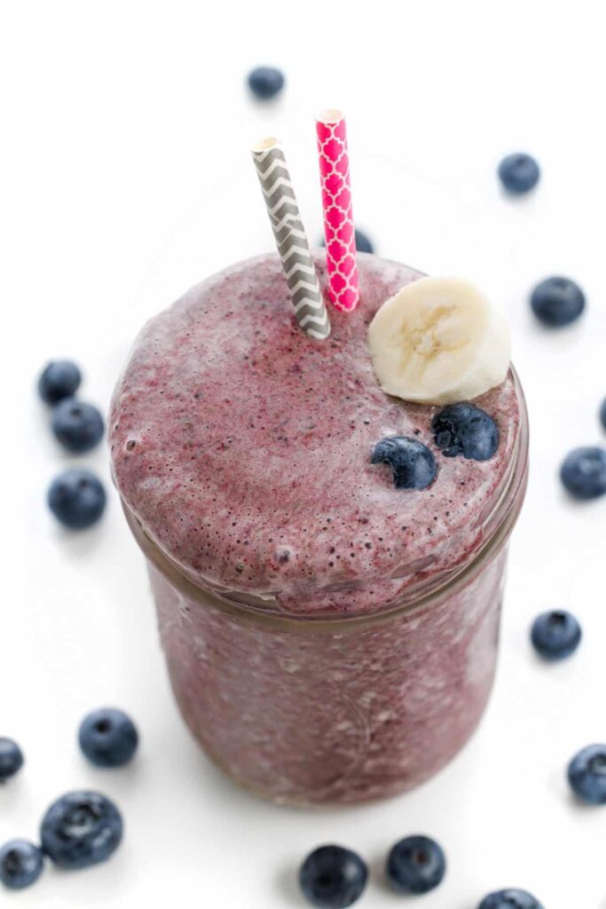 High Protein Blueberry Smoothie with Kale- thelemonbowl