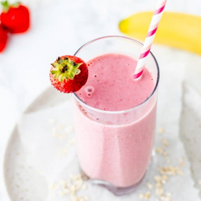 Strawberry Banana Smoothie with Yogurt