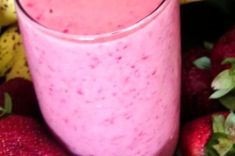 Strawberry orange banana smoothie