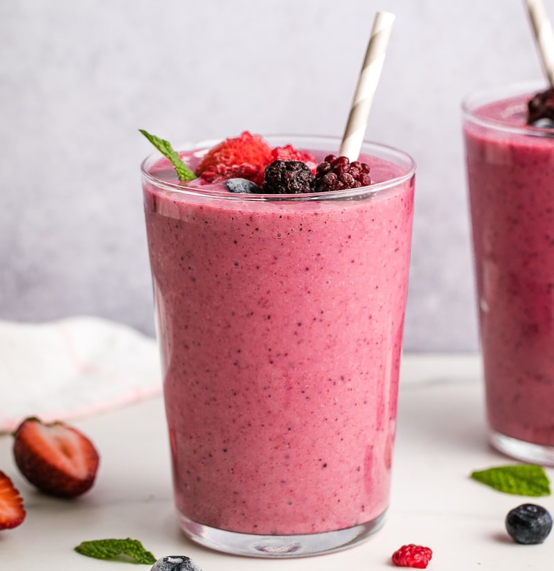berry andyogurt smoothie