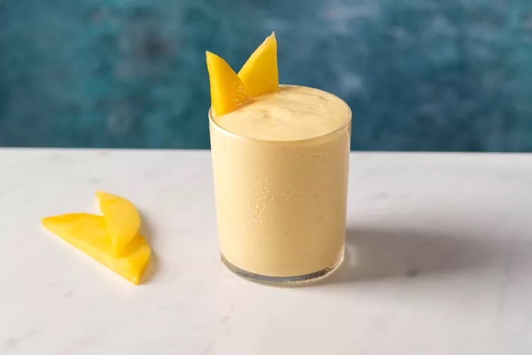 mango yogurt smoothie