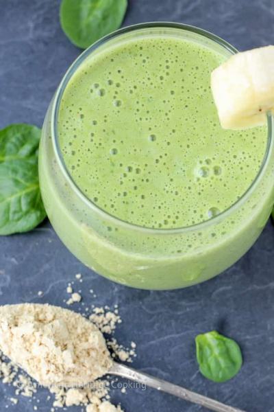 Low Calorie Peanut Butter Banana Spinach Smoothie