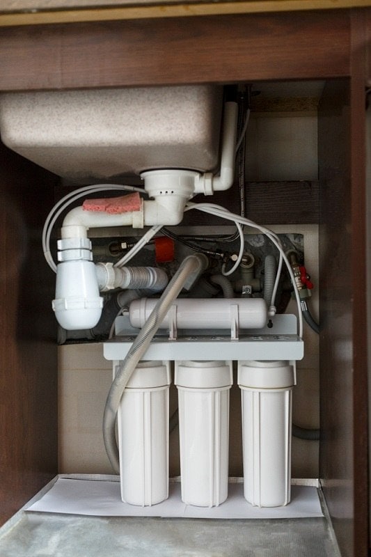 Reverse osmosis water purification system at home_chekyravaa_shutterstock