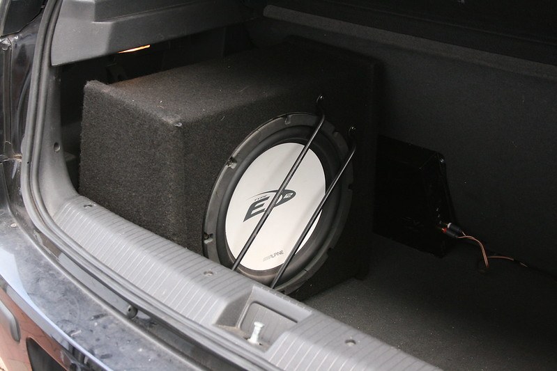 subwoofer and amp