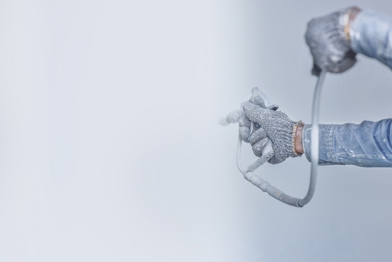 Airless Spray Painting_N_Sakarin_shutterstock