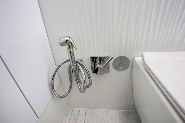 Bidet Attachment_shutterstock_hiv360
