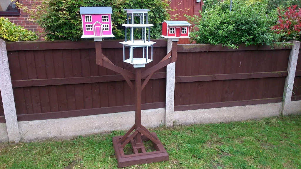 Bird table home