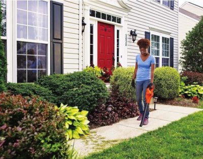 Black and Decker LSW221 outside