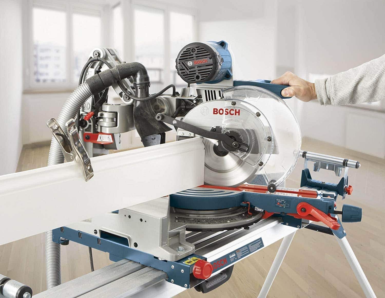 Bosch CM10GD cutting wood