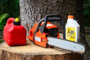 6 Chainsaw Bar & Chain Oil Alternatives That May Save You Money | Home ...