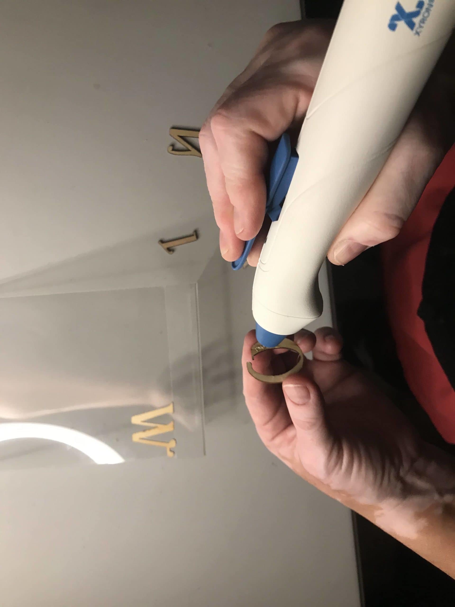 Close Up Look Glue Gun Pen