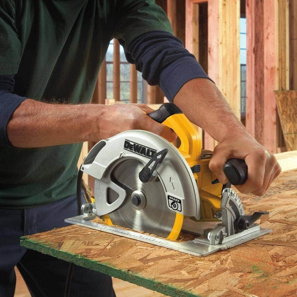 DEWALT 7-1:4-Inch Circular Saw with Electric Brake
