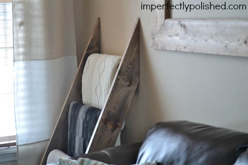 DIY Blanket Ladder by Imperfectly Polished