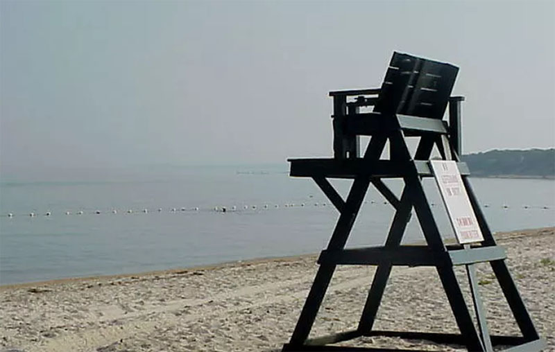 DIY Lifeguard Chair – SportsRec Lifeguard Beach Chair by Linda Olsen