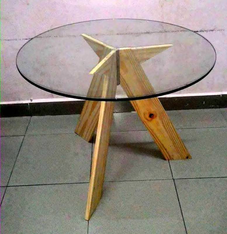 DIY Pallet Glass Top Table