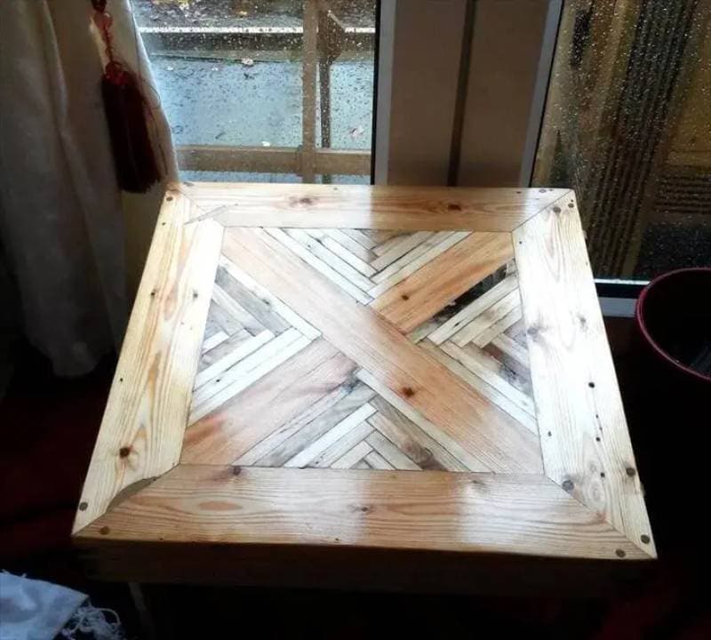 DIY Sleek Multichevron Pallet Coffee-Table