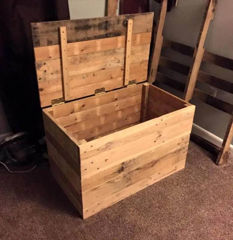 DIY Trunk Table