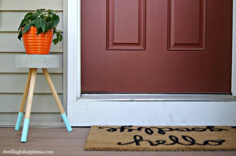 DIY concrete plant stand
