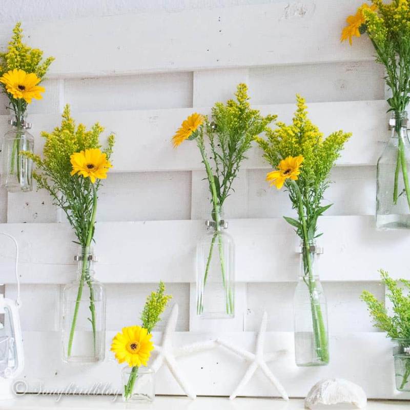 DIY every day mantel decorating idea