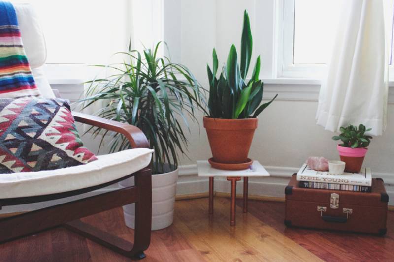 DIY marble and copper plant stand
