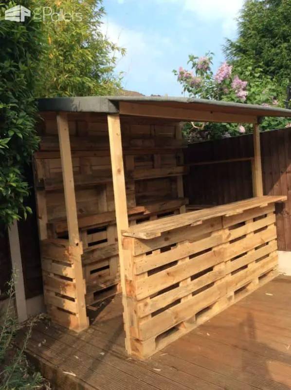 DIY outrageous pallet bar
