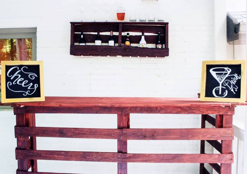 DIY pallet bar