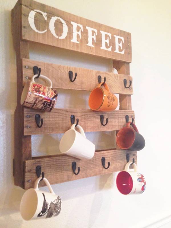 DIY pallet coffee cup holder