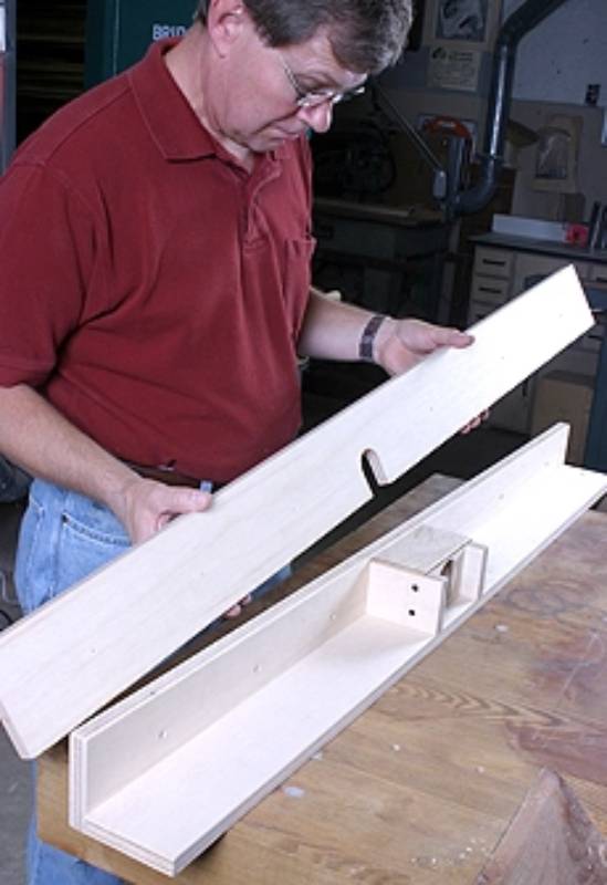 DIY stow-and-go router table