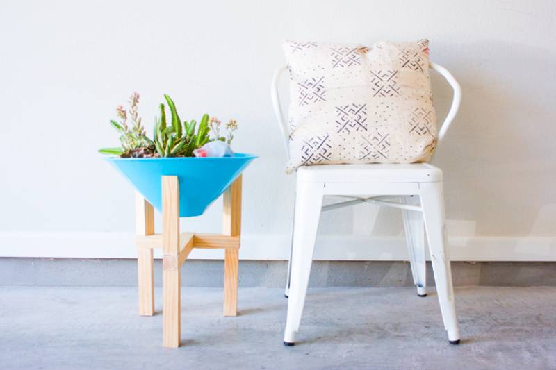 DIY wooden plant stand