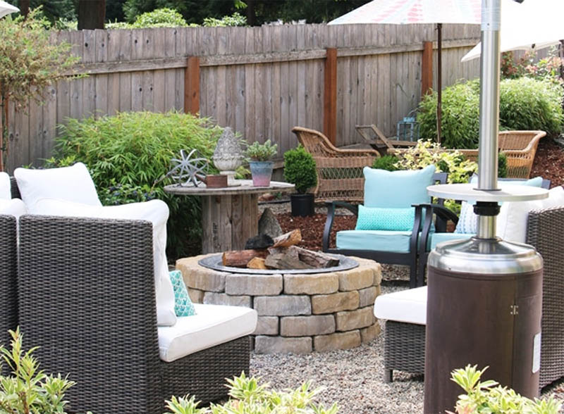 Easy Stone DIY Fire Pit from the Inspired Room