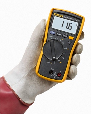 Fluke 116 in hand