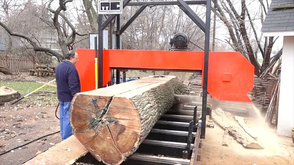 HUGE Bandsaw Mill From Wilkerdos