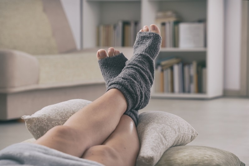 Leg Pillow_shutterstock_Monika Wisniewska