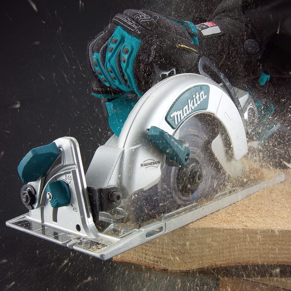 Makita 5377MG Magnesium Hypoid Saw in action