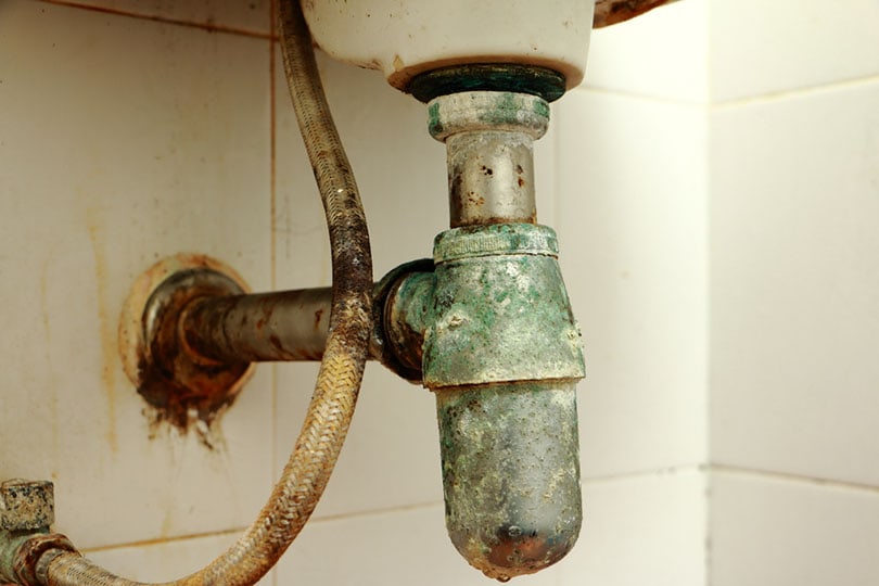 Old water pipes toilet_Pradit Jaemfa_shutterstock