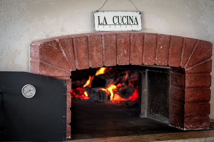 Pizza oven