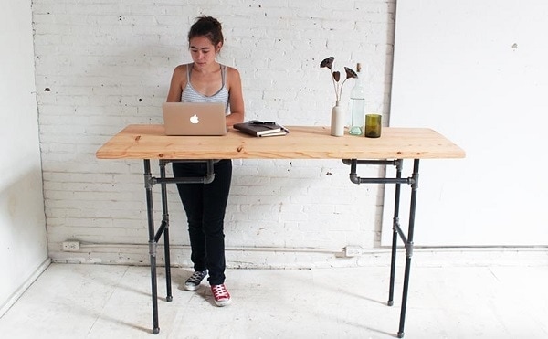 Plumber Pipe Standing Desk from Homemade-Modern