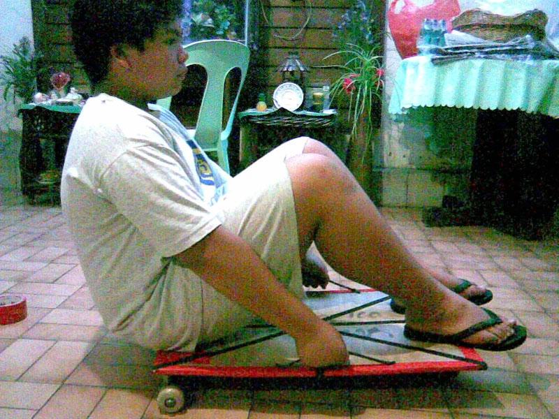 Skateboard Style DIY Wooden Go Kart Plans from Instructables