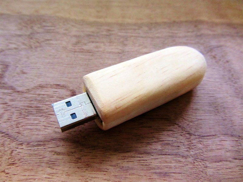 USB Cover by Crafts & DIY