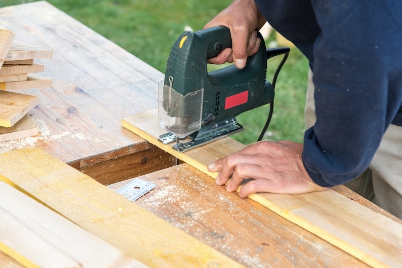 Using a jigsaw